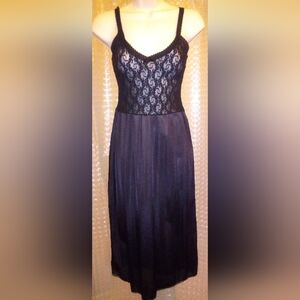 Bestform Ladies Black Floral Motif Slip Size 34 Pinup Photography